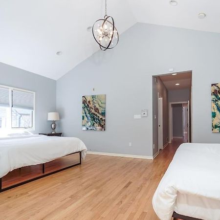 Вилла Eclectic Stylish And Cozy Milwaukee Unit Экстерьер фото