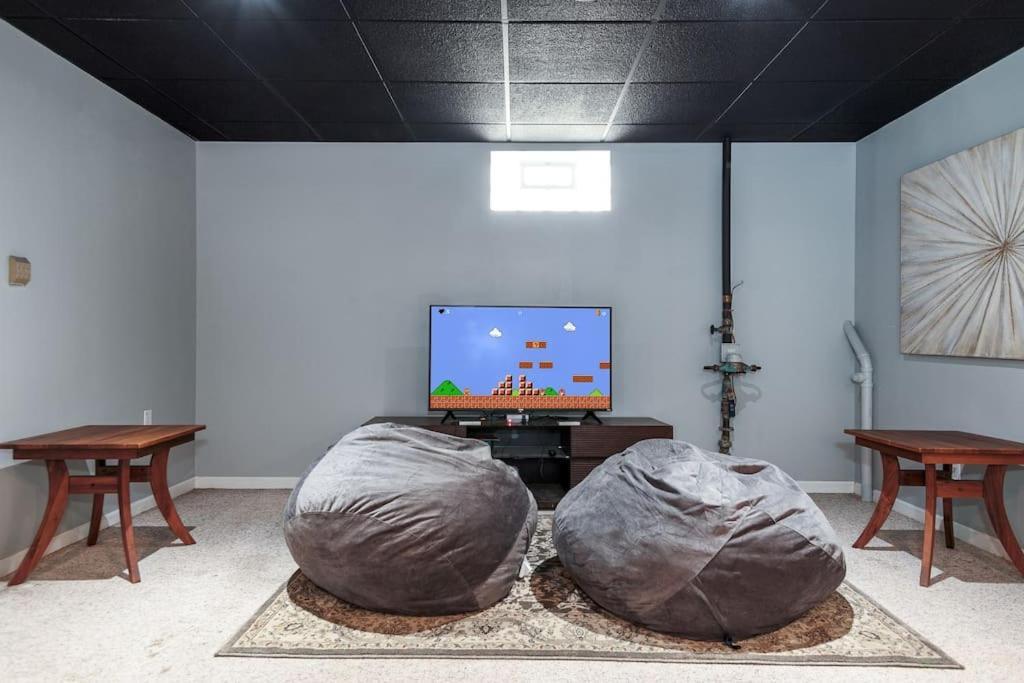 Вилла Eclectic Stylish And Cozy Milwaukee Unit Экстерьер фото